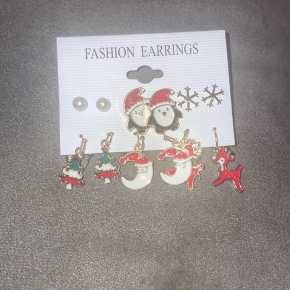 BRAND NEW CHRISTMAS HOLIDAY EARRINGS​​​​​​ - Picture 2 of 4